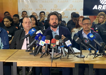 Daniel Ceballos aseveró que Maduro quiere hacer una Constitución