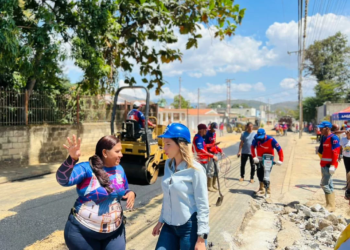 Alcaldesa Elizabeth Niño supervisó inicio del “Plan de Asfaltado Naguanagua Te Quiero” desde la avenida 190