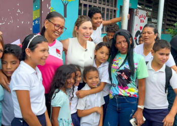 Gestión Elizabeth Niño inició rehabilitación integral de la U.E.E. Colinas de Girardot en Naguanagua